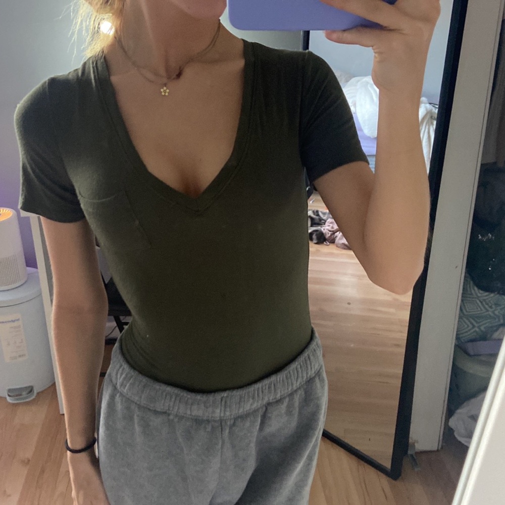 BOZZOLO V-NECK BODYSUIT IN SMALL